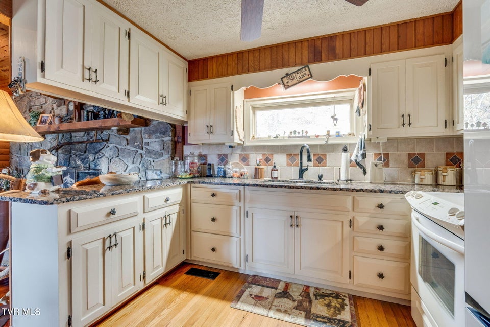 Photo #12: 341 Hawk Drive