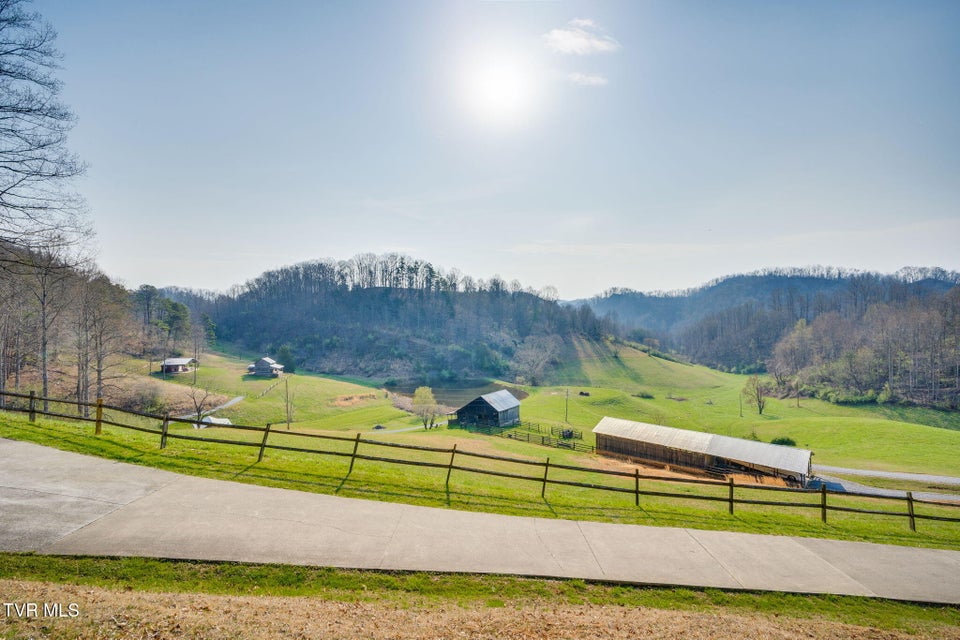 Photo #31: 341 Hawk Drive