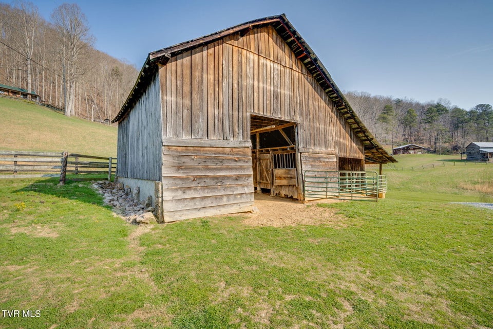 Photo #33: 341 Hawk Drive