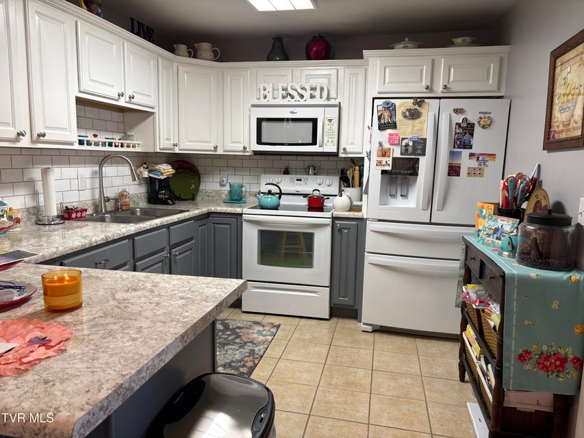 Photo #23: 26 Sagewood Court