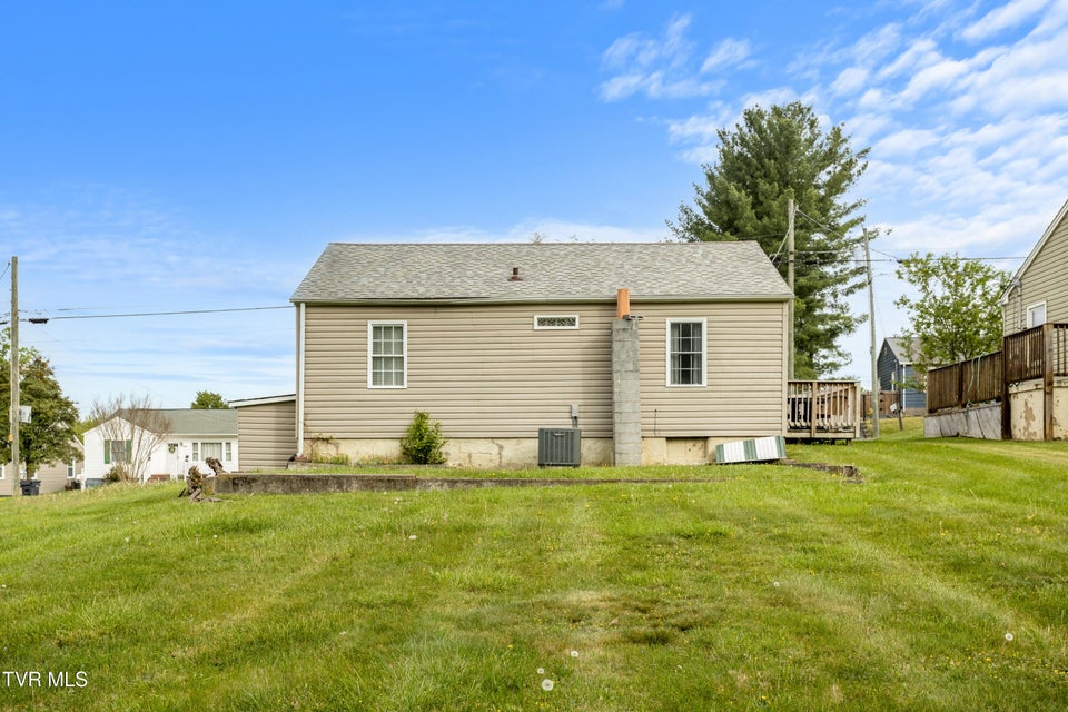 Photo #7: 2344 Anderson Street