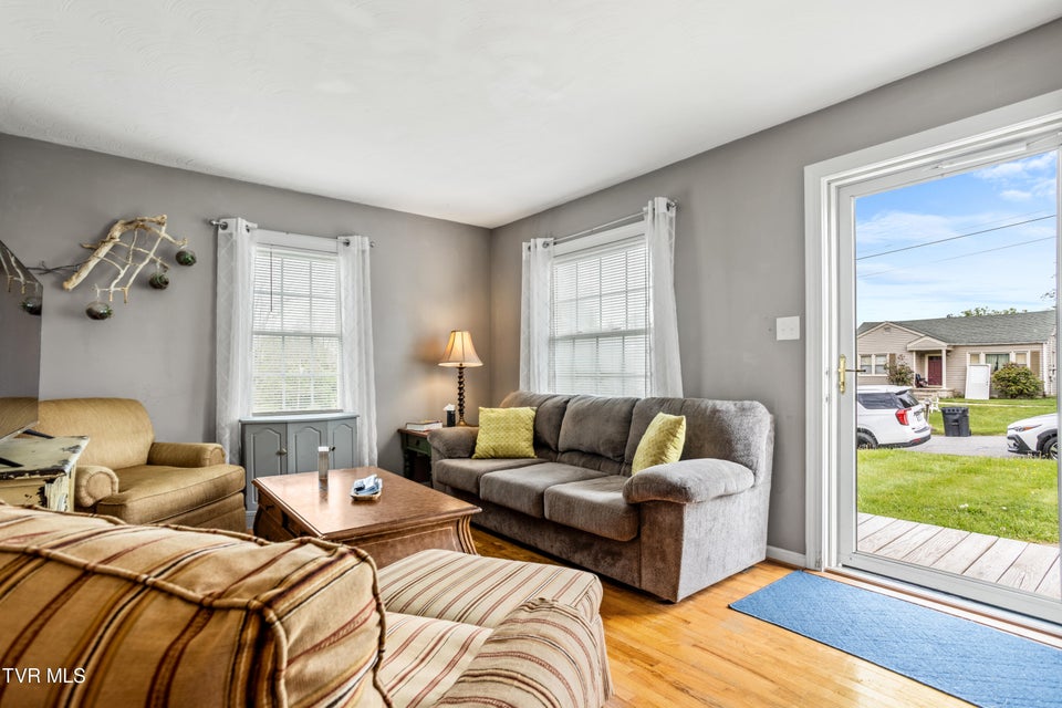 Photo #10: 2344 Anderson Street