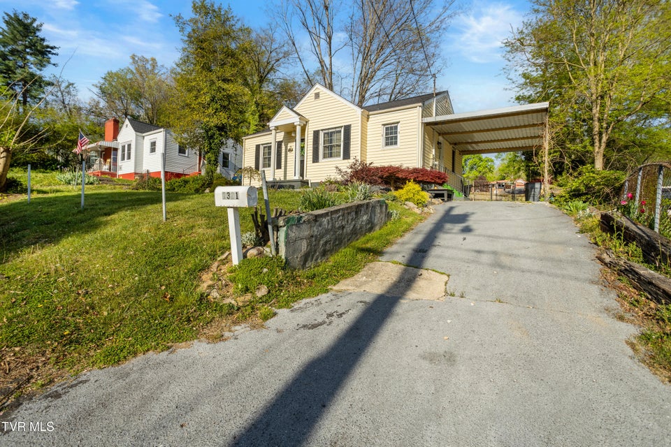 Photo #4: 1321 Holly Court