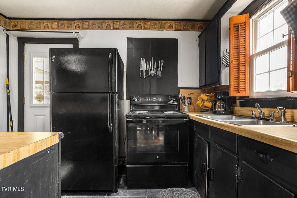 Photo #33: 1321 Holly Court