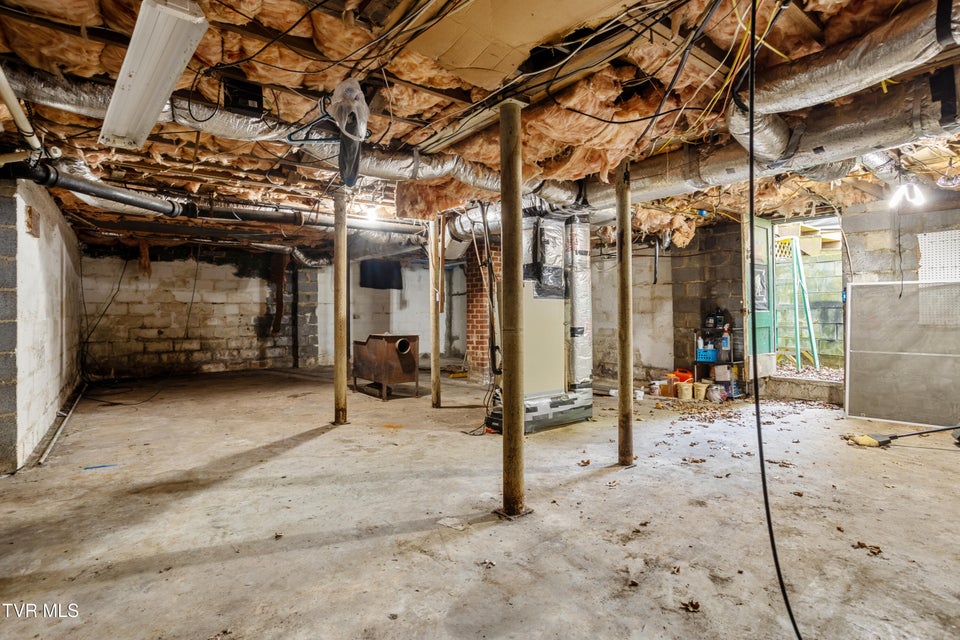 Photo #37: 1321 Holly Court