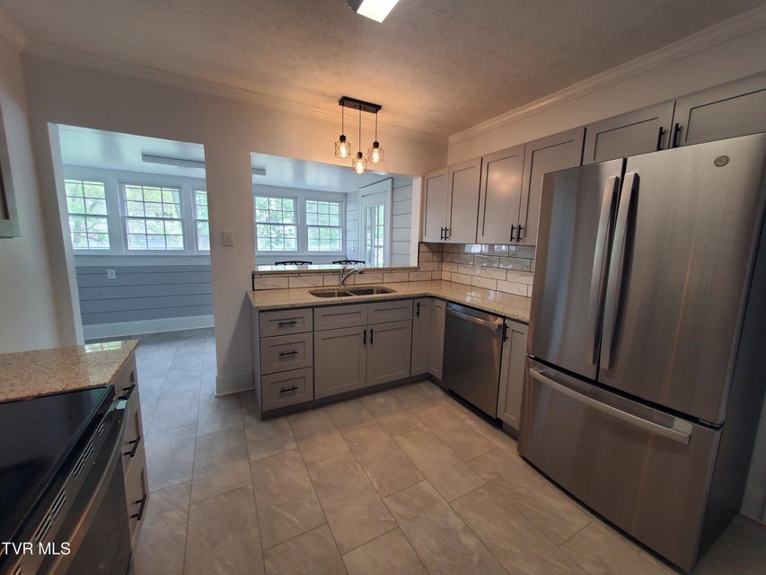 Photo #10: 1234 Bristol Highway