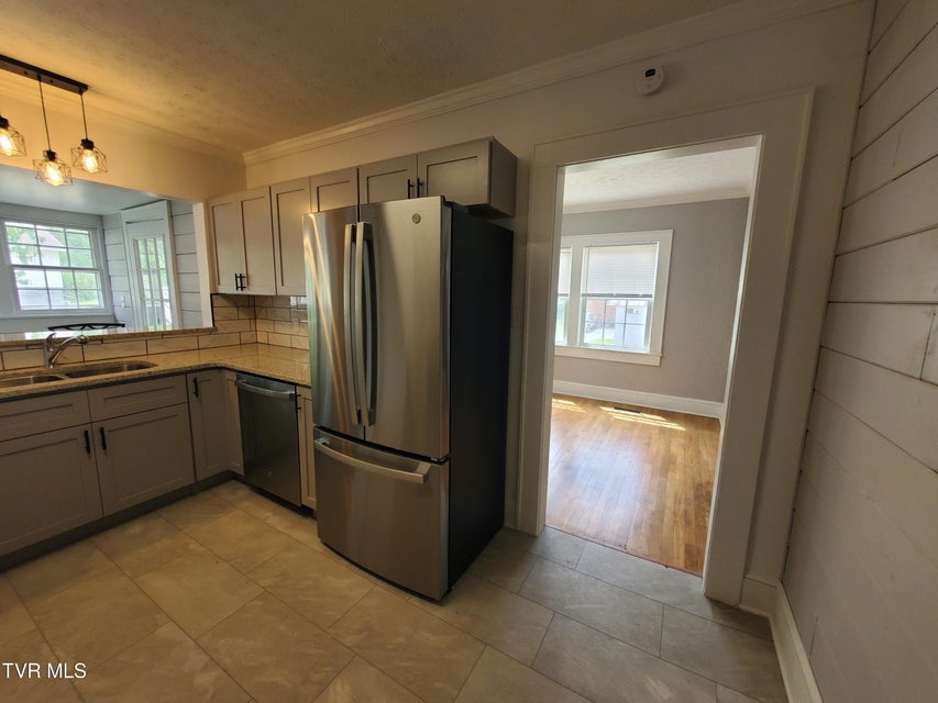 Photo #11: 1234 Bristol Highway