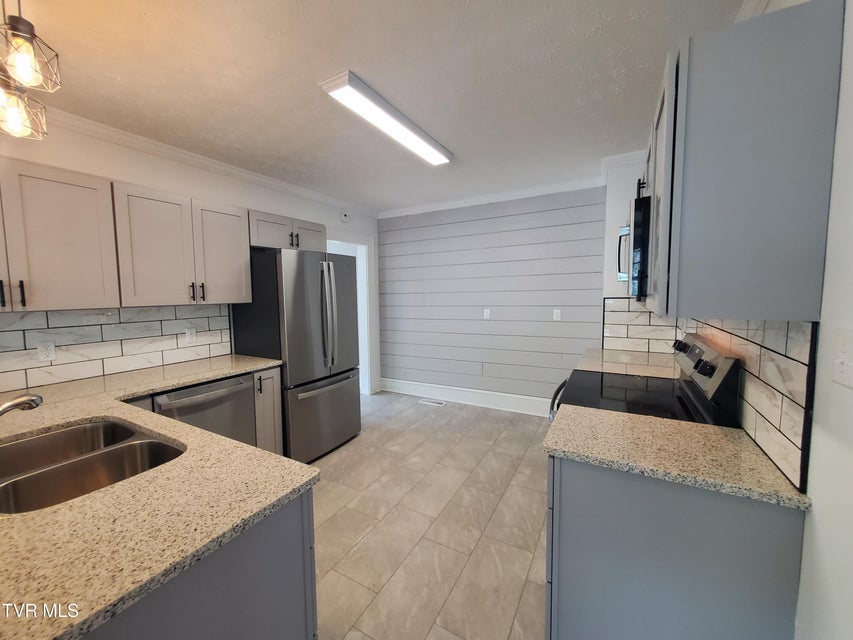 Photo #8: 1234 Bristol Highway