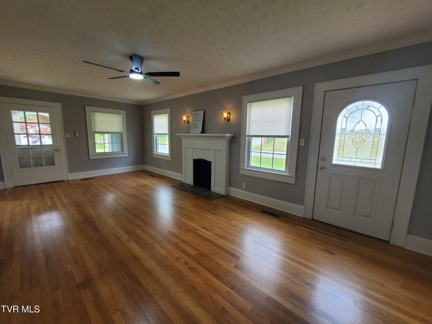 Photo #3: 1234 Bristol Highway