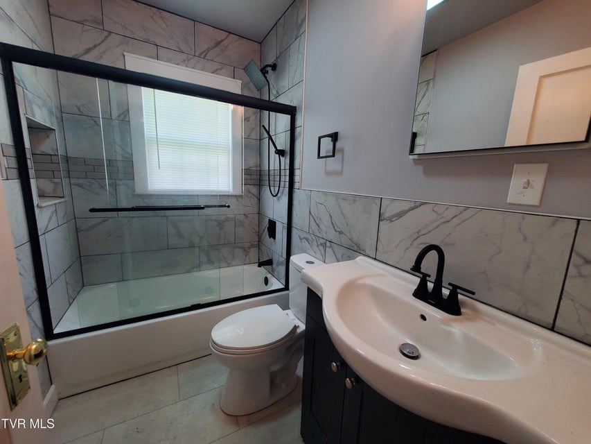 Photo #17: 1234 Bristol Highway