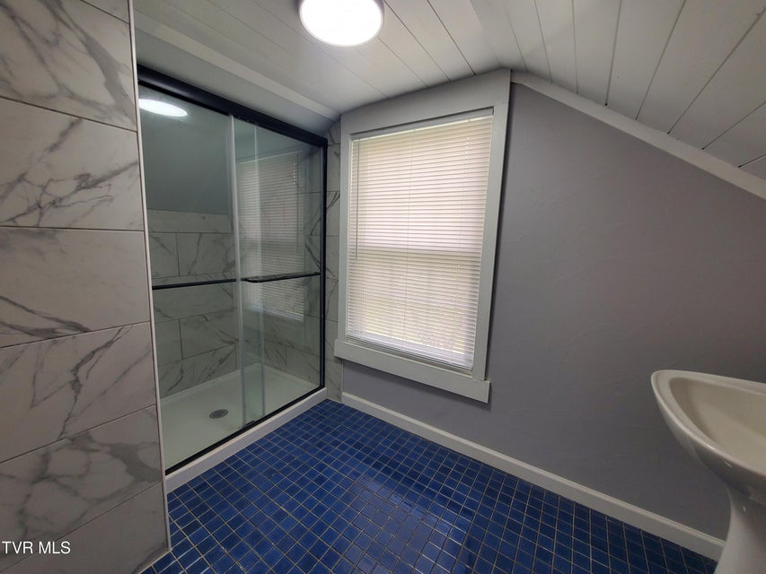 Photo #23: 1234 Bristol Highway