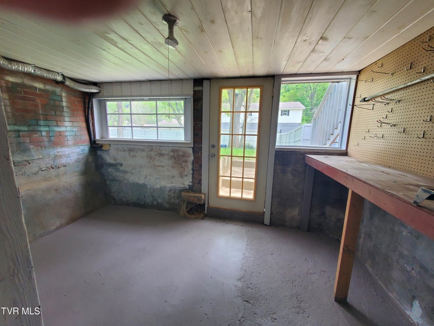 Photo #46: 1234 Bristol Highway