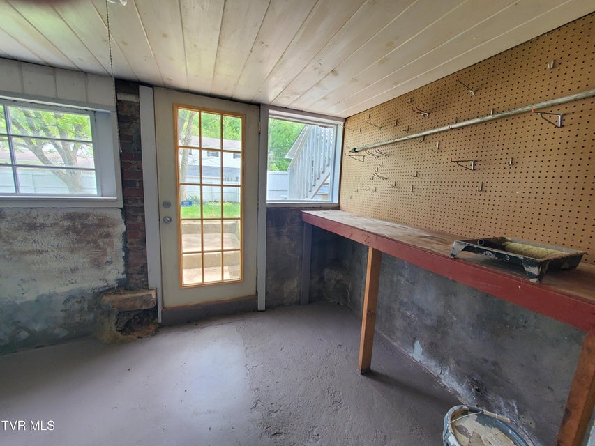 Photo #44: 1234 Bristol Highway