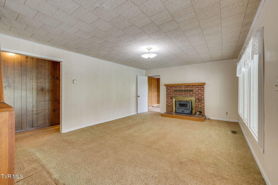 Photo #8: 322 Valley Drive