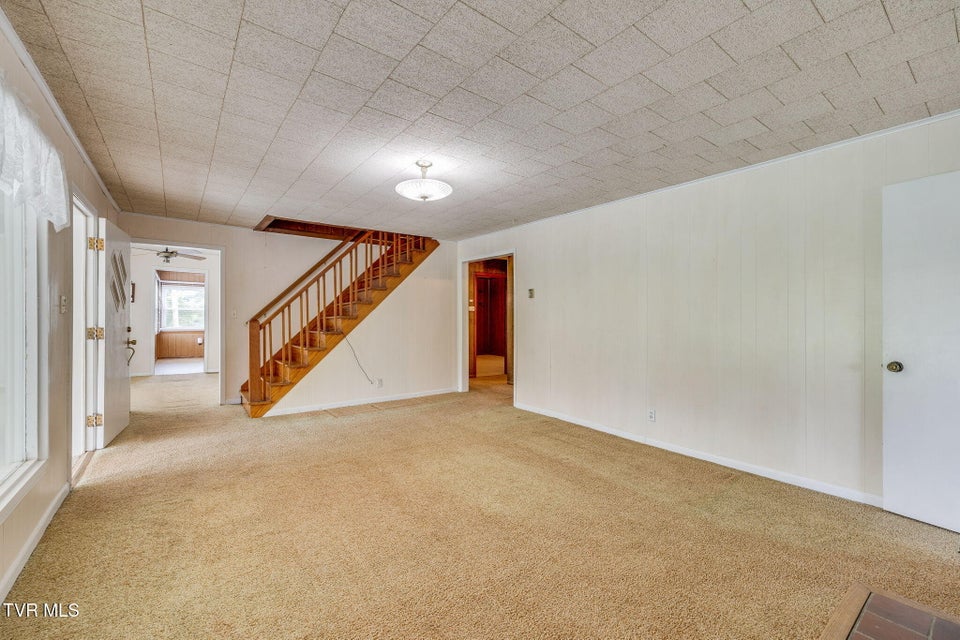 Photo #9: 322 Valley Drive