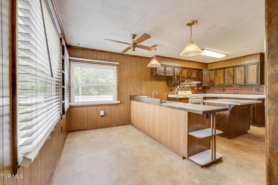 Photo #16: 322 Valley Drive