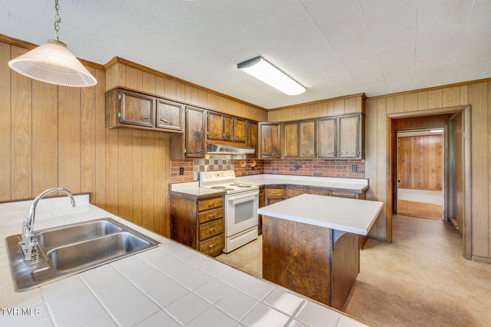 Photo #18: 322 Valley Drive