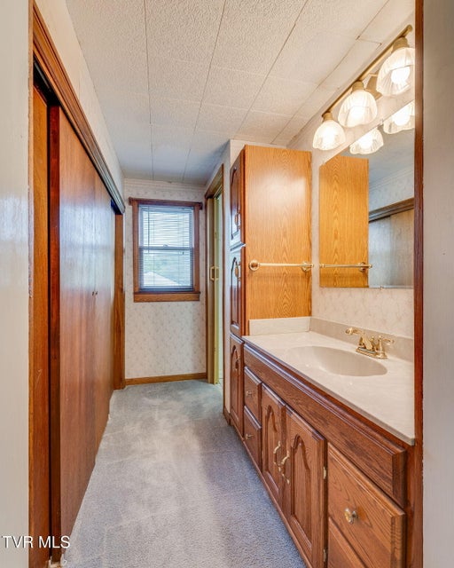 Photo #31: 322 Valley Drive