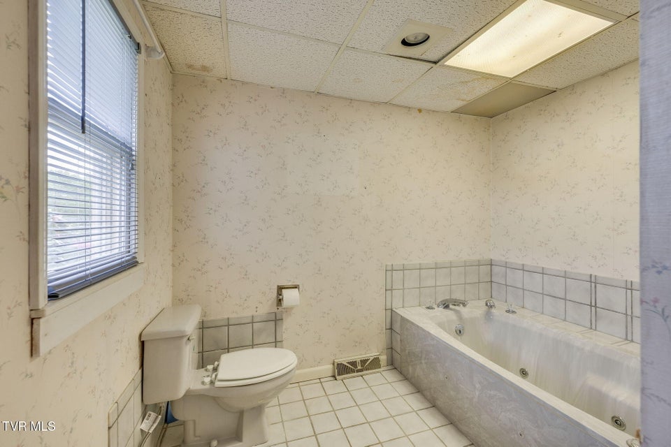 Photo #32: 322 Valley Drive