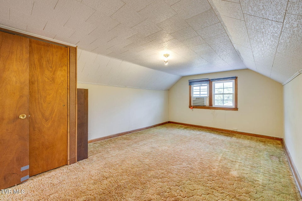 Photo #37: 322 Valley Drive