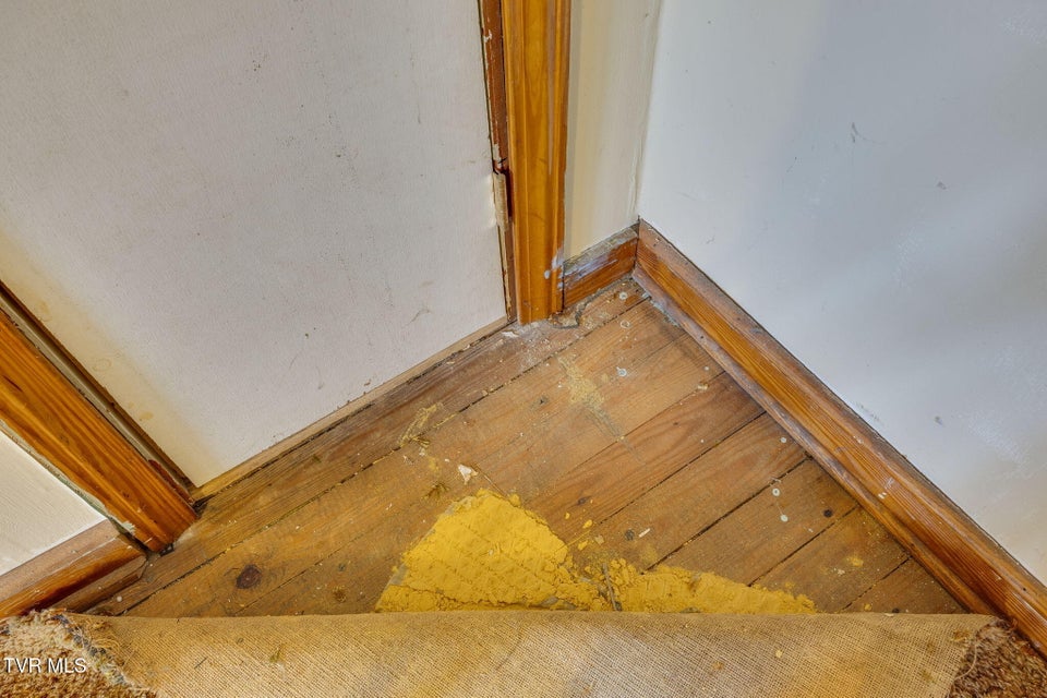 Photo #39: 322 Valley Drive