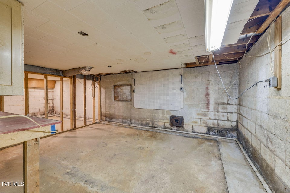 Photo #48: 322 Valley Drive