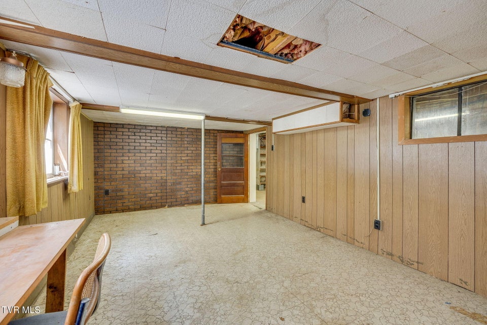 Photo #51: 322 Valley Drive