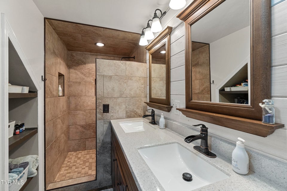 Photo #26: 1375 Union Road