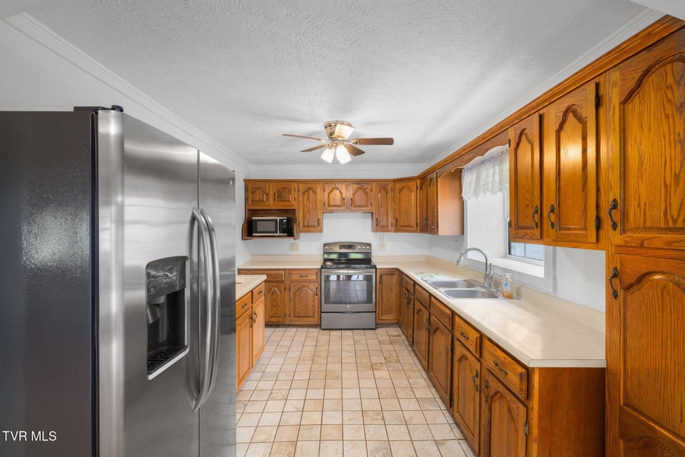 Photo #8: 416 Deck Valley Lane