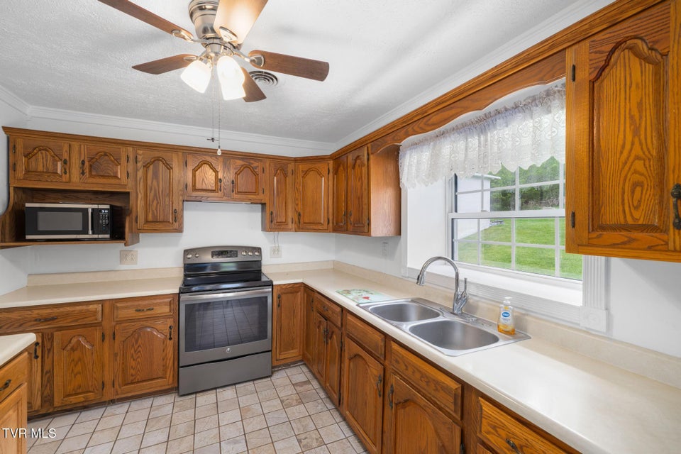 Photo #10: 416 Deck Valley Lane