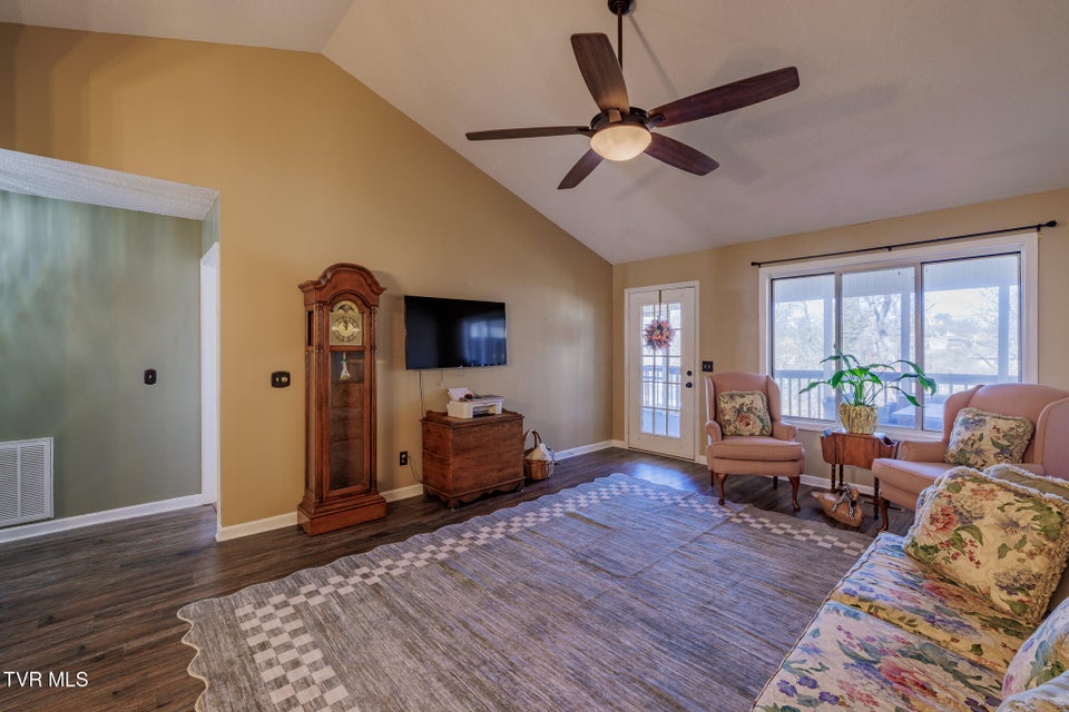 Photo #7: 118 Timberbrook Drive