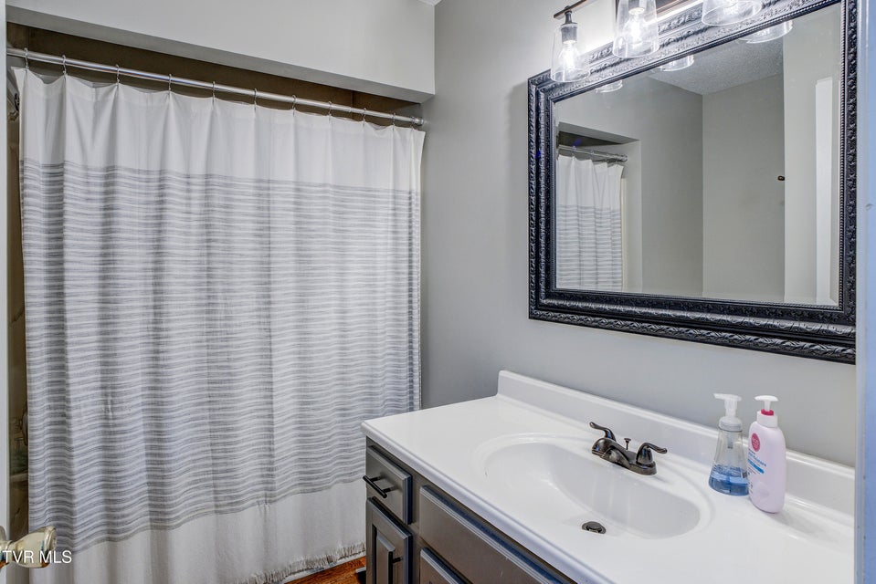 Photo #23: 400 Sunset Drive