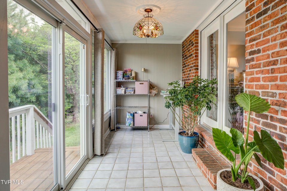 Photo #18: 400 Sunset Drive