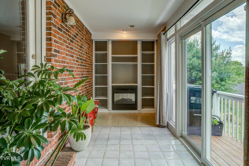 Photo #19: 400 Sunset Drive