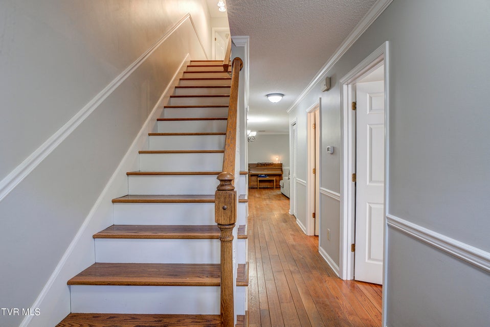 Photo #32: 400 Sunset Drive