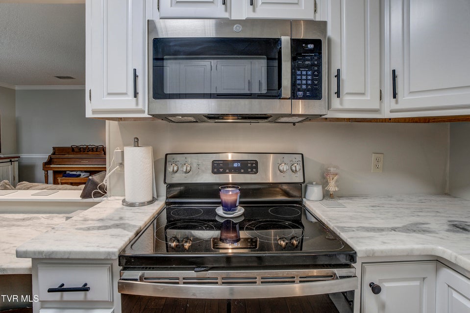 Photo #10: 400 Sunset Drive