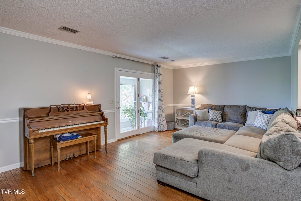 Photo #4: 400 Sunset Drive