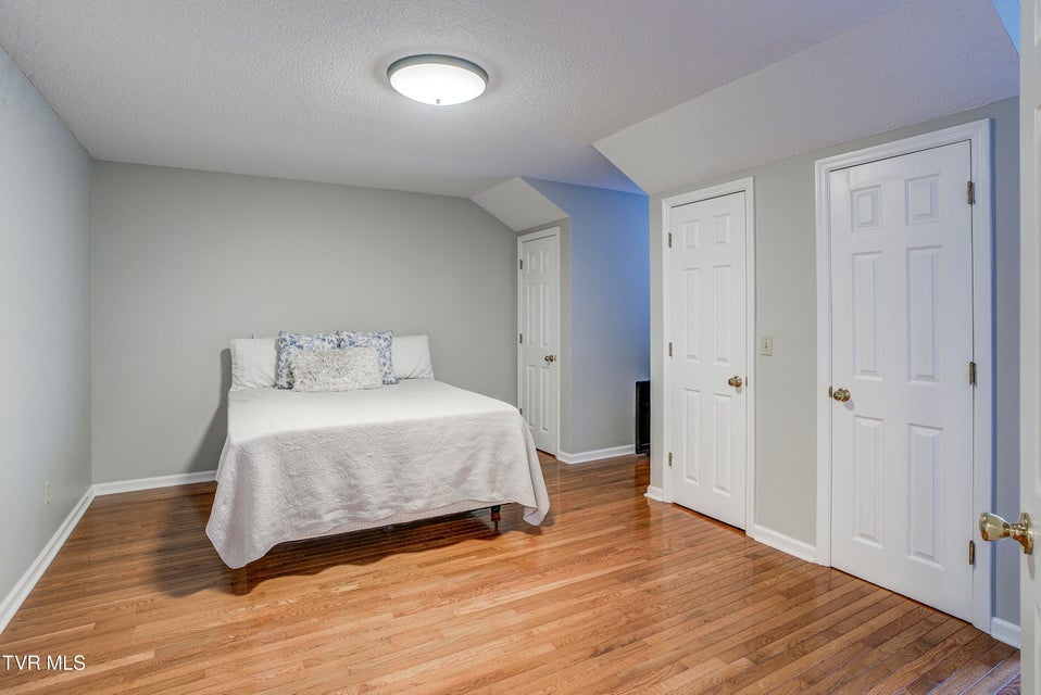 Photo #26: 400 Sunset Drive