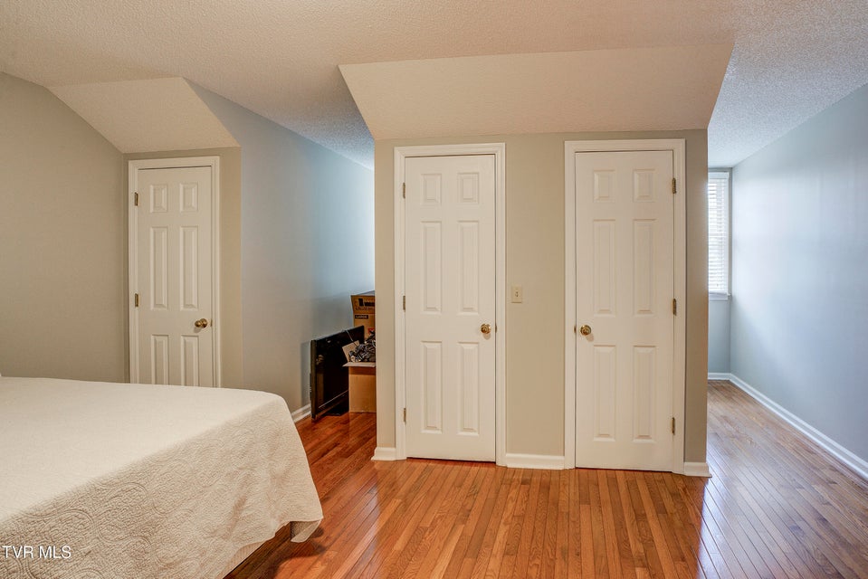 Photo #27: 400 Sunset Drive