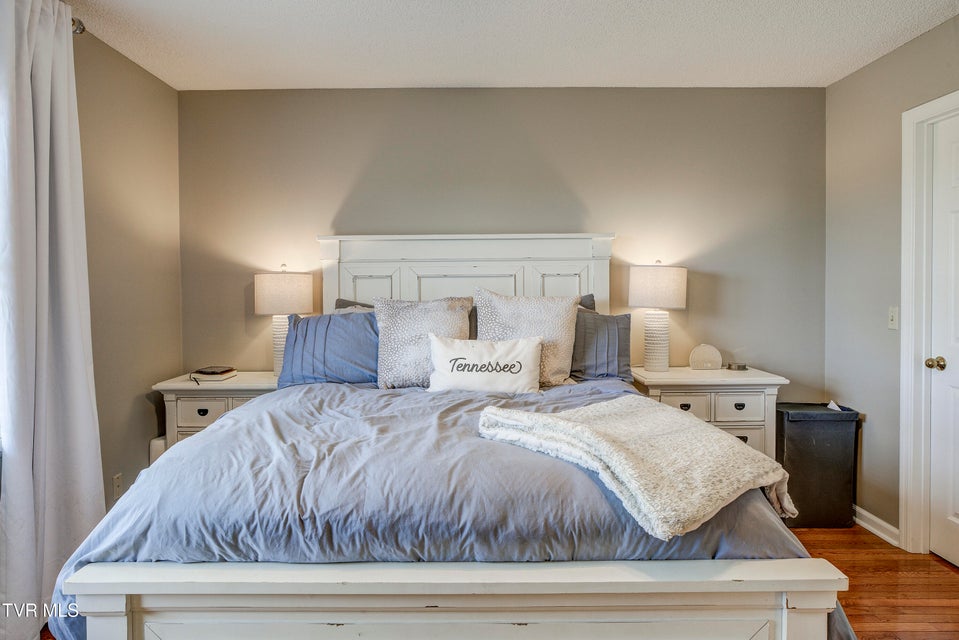 Photo #14: 400 Sunset Drive