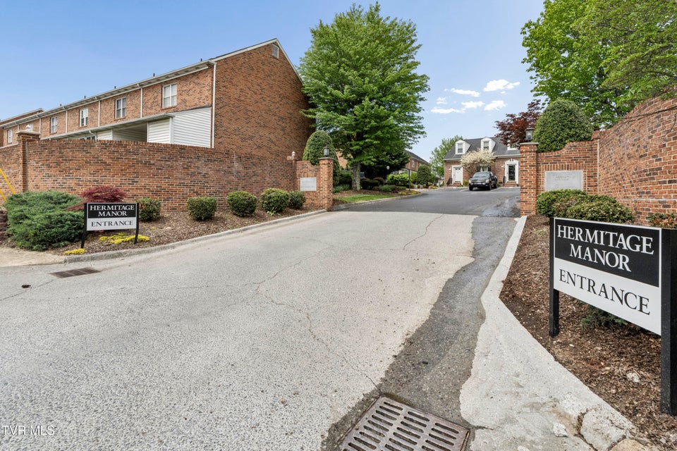 Photo #36: 400 Sunset Drive