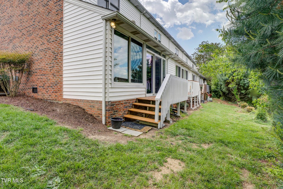 Photo #3: 400 Sunset Drive