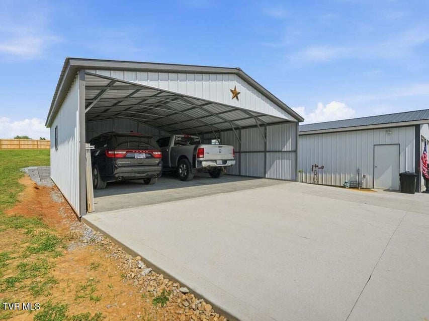 Photo #4: 350 107 Cutoff 