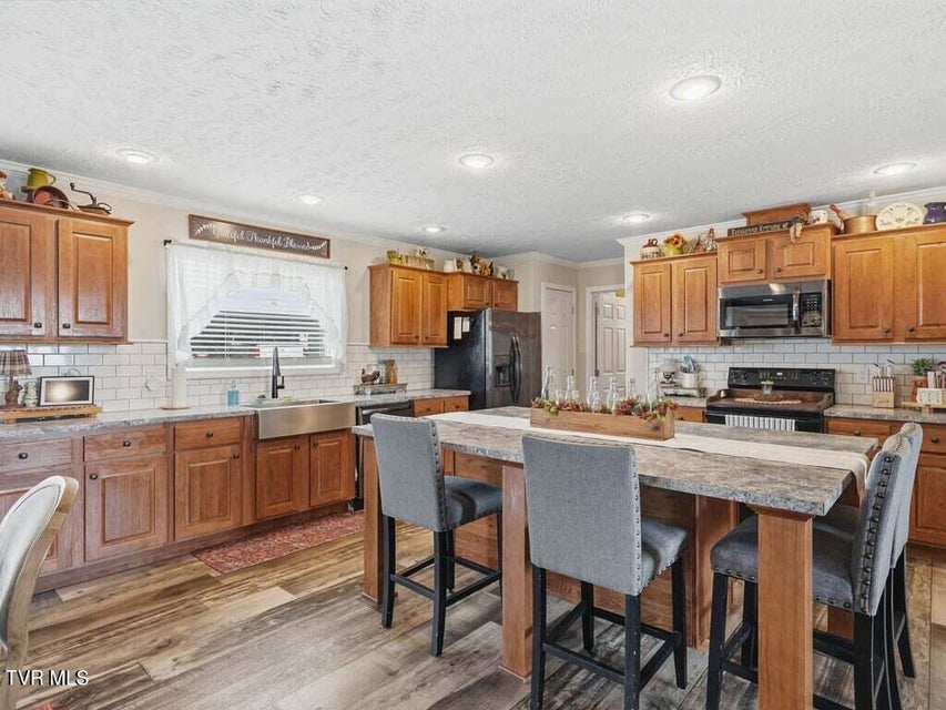 Photo #9: 350 107 Cutoff 