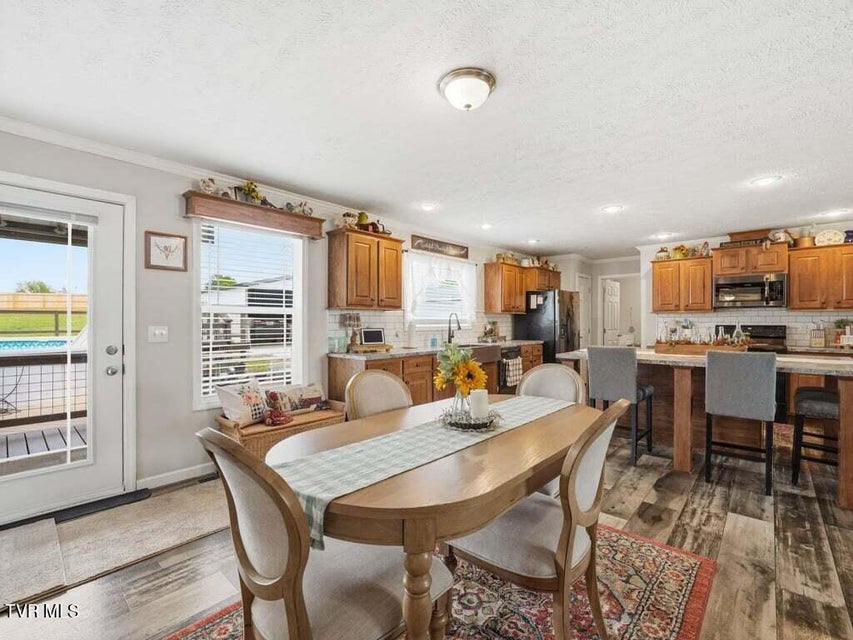 Photo #18: 350 107 Cutoff 