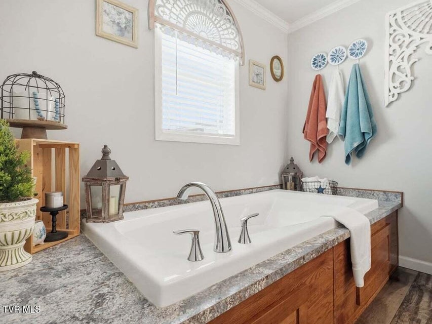 Photo #22: 350 107 Cutoff 