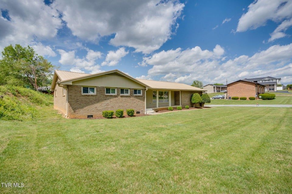 Photo #2: 802 Sir Echo Drive