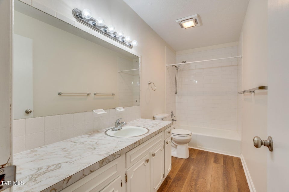 Photo #22: 802 Sir Echo Drive