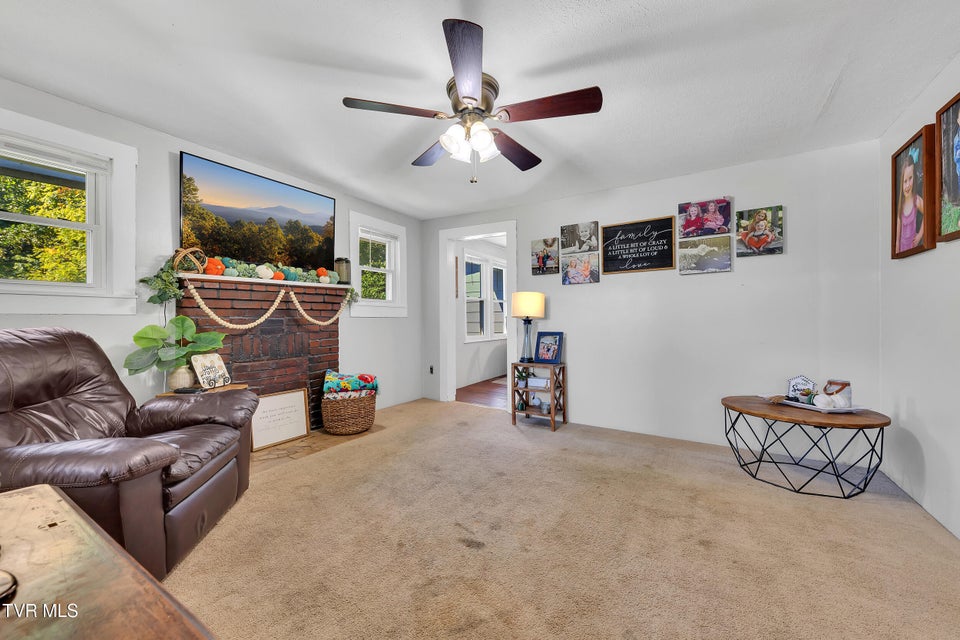 Photo #4: 313 Richards Lane