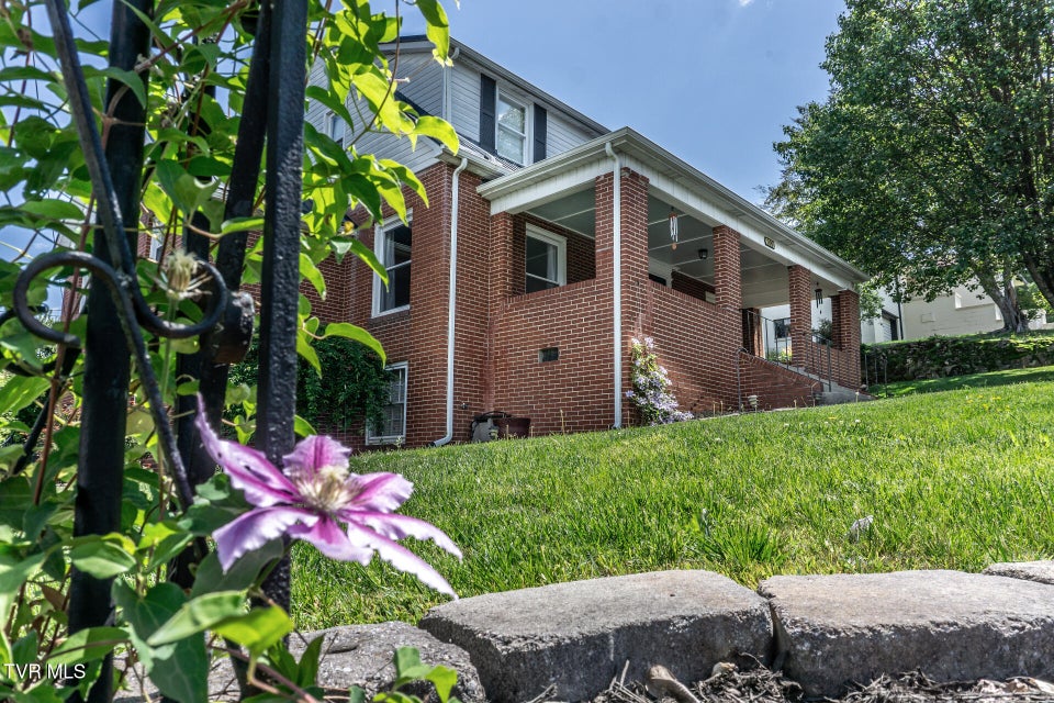 Photo #3: 205 Sevier Avenue